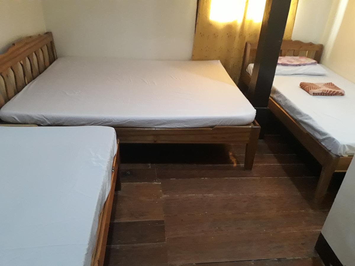 Adrian Travellers Inn 엘니도 외부 사진
